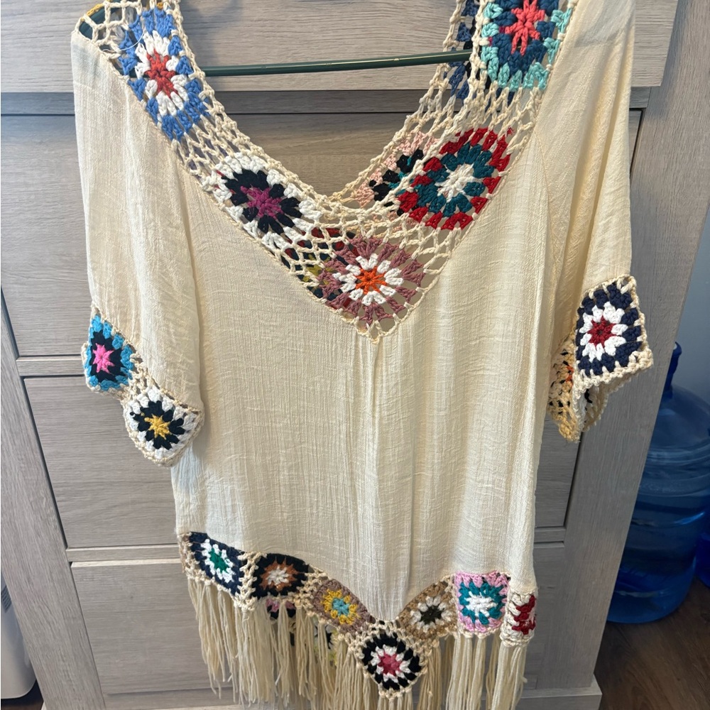 G by Giuliana Cream Crochet Fringe Blouse